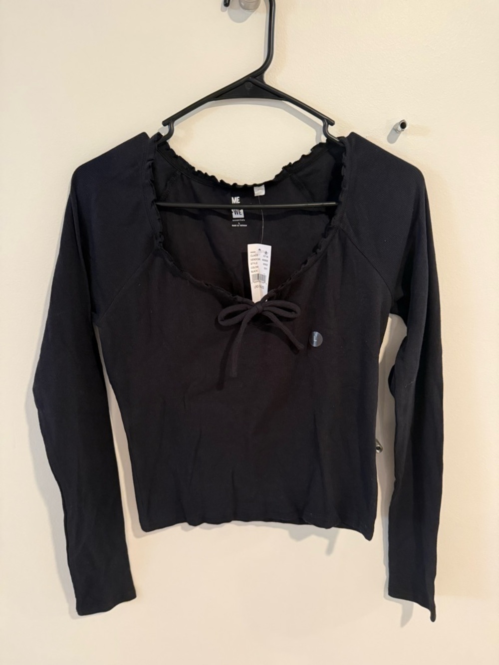 Me to We Black Long-Sleeve Tie-Front Top